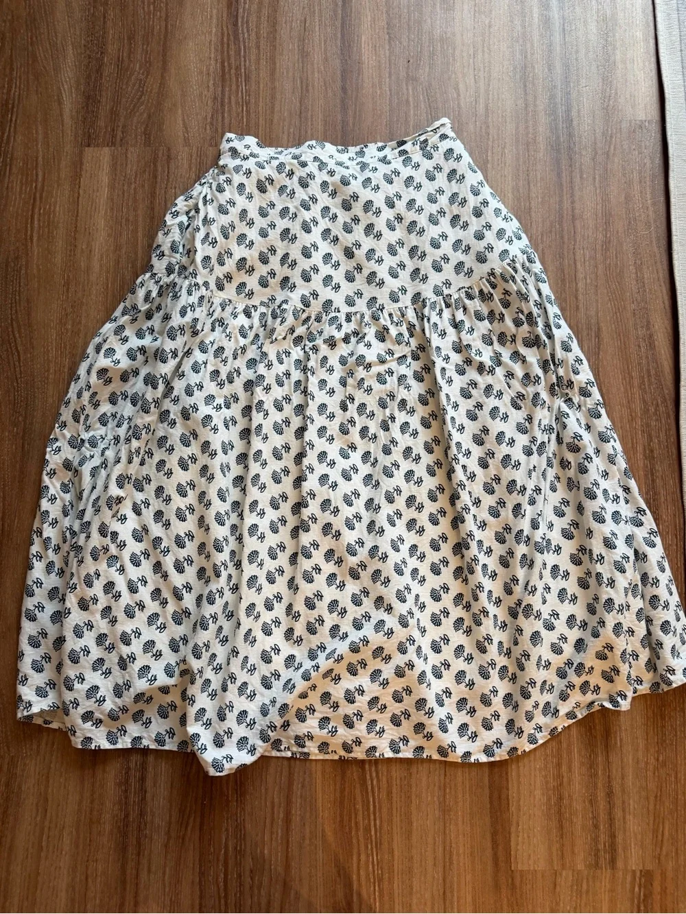 Banana Republic Linen-Blend Tiered Maxi Skirt - Picture 3 of 6